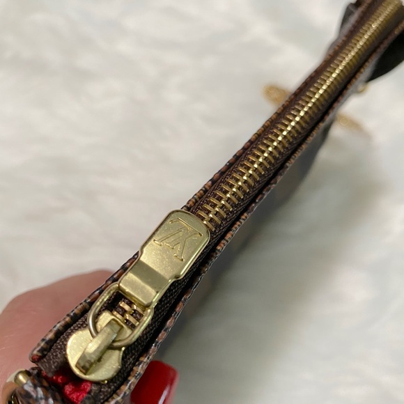 Authentic Louis Vuitton Mini Pochette Accessoires - Picture 2 of 8